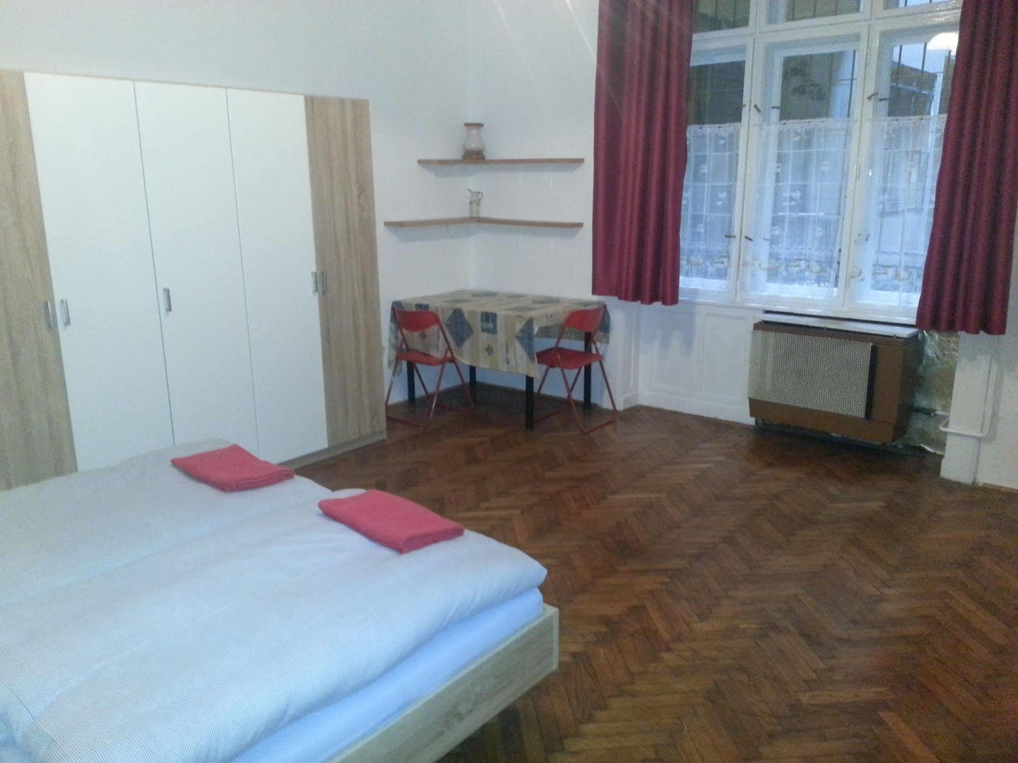 Caterina Private Rooms And Apartments Budapest Exterior foto