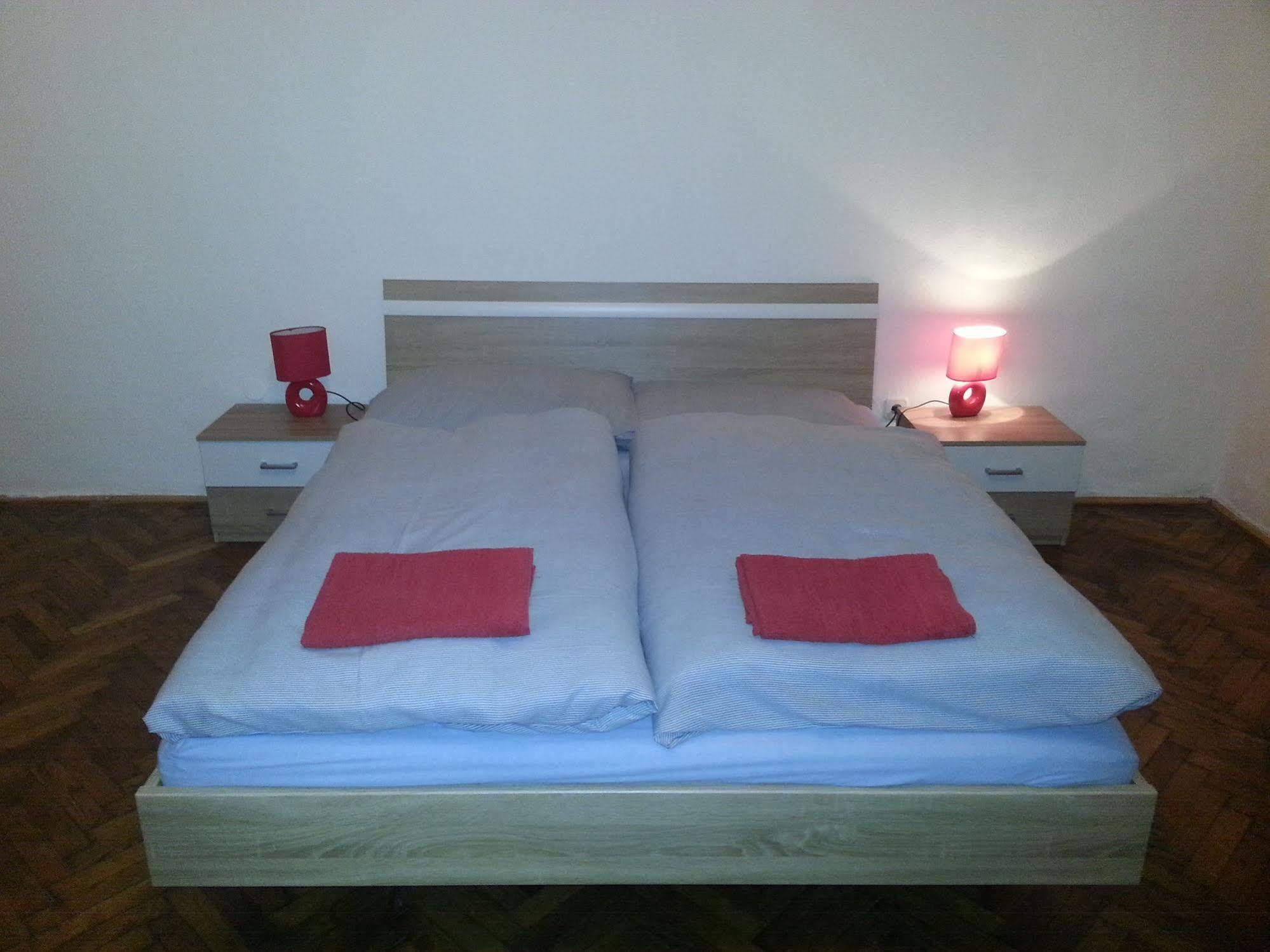 Caterina Private Rooms And Apartments Budapest Exterior foto